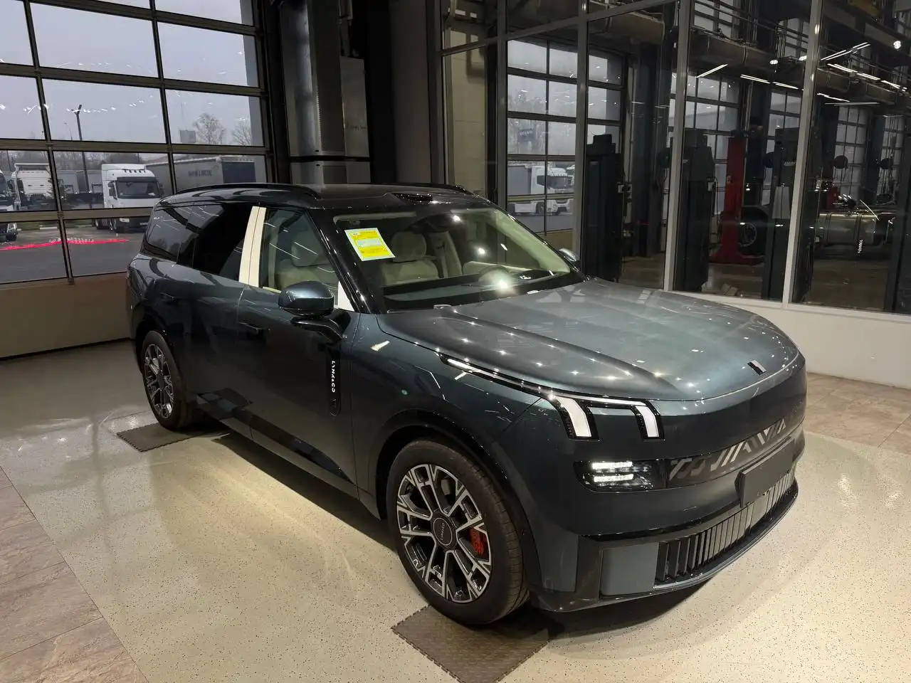 Lynk & Co 900 Ultra 2025 года, пробег 30 км, синий