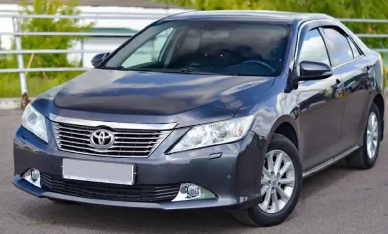 Продажа Toyota Camry 2013 года с АКПП