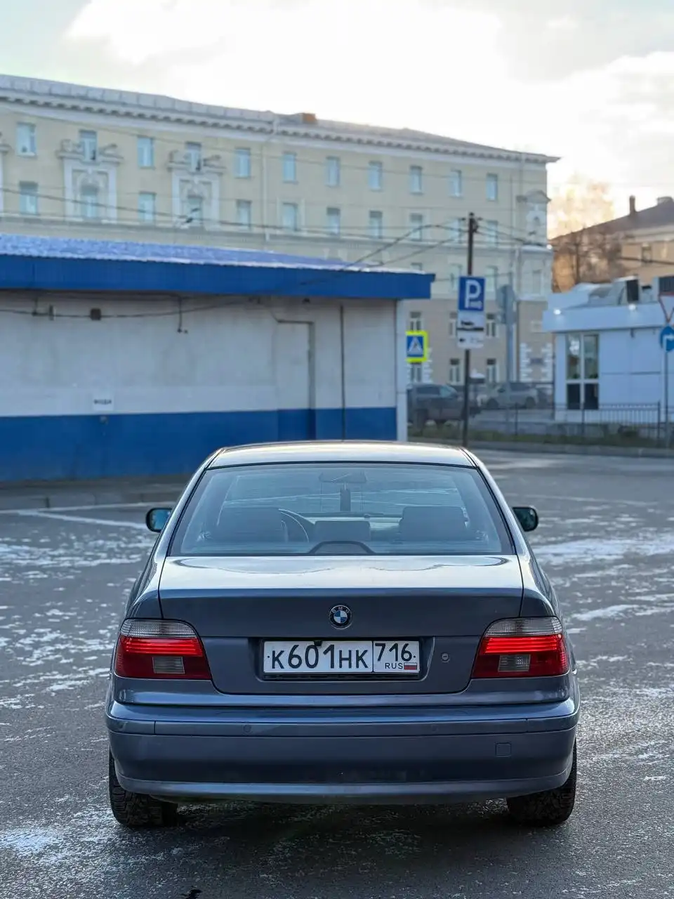 BMW e39 2002 года с М-тех бампером и планшетом