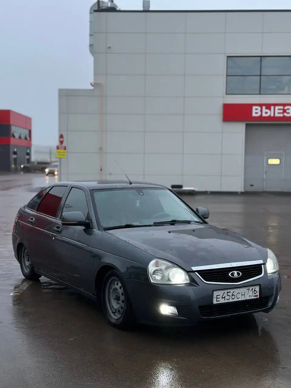 Продам Lada Priora 2 2014 года в максимальной комплектации