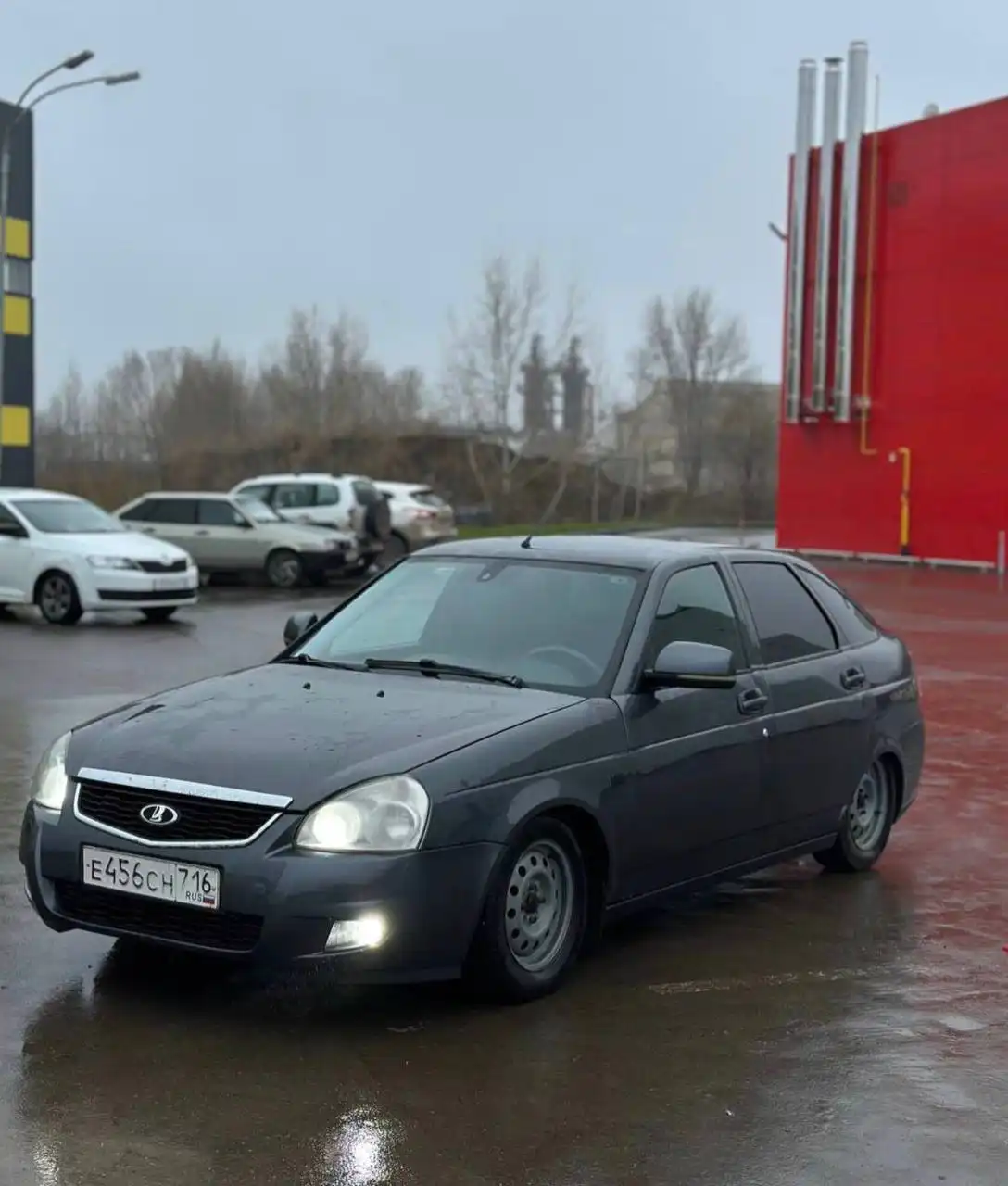 Продам Lada Priora 2 2014 года в максимальной комплектации