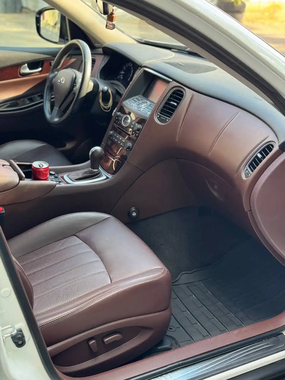 Infiniti QX50 2014 года выпуска