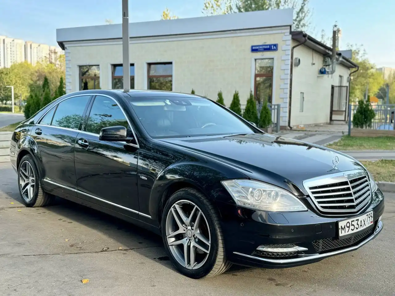 Продажа Mercedes S221 2012 года с полным обновлением