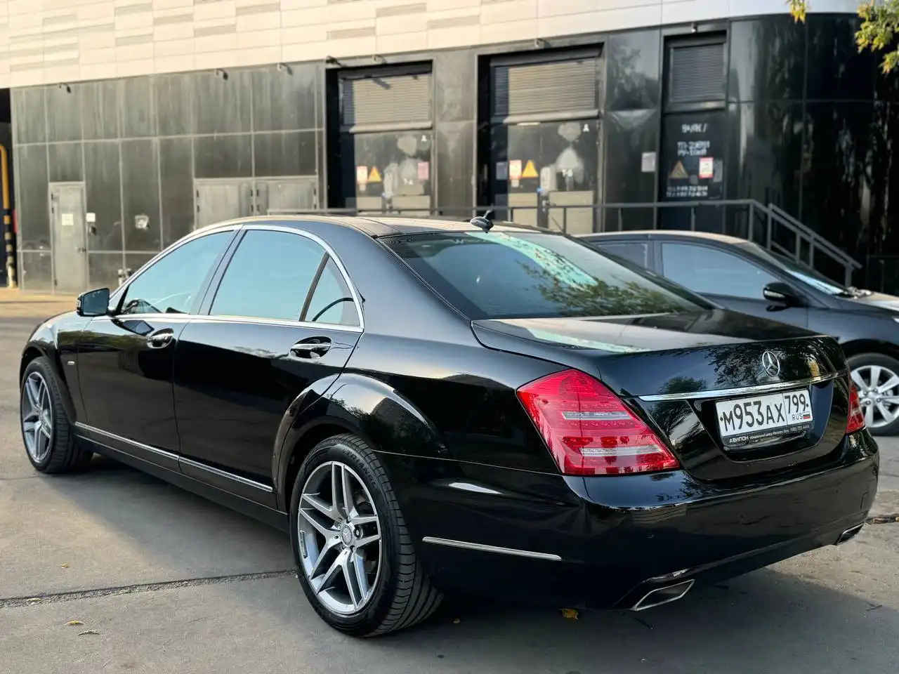 Продажа Mercedes S221 2012 года с полным обновлением