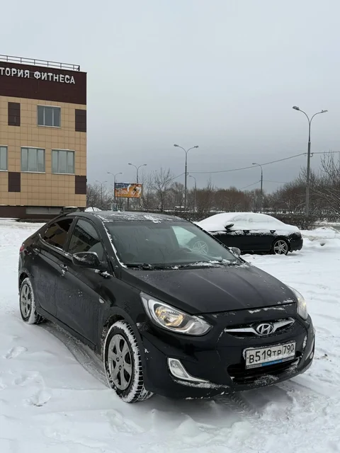 Hyundai Solaris 2011 года, автомат, 1.4 бензин - Авто в Москва