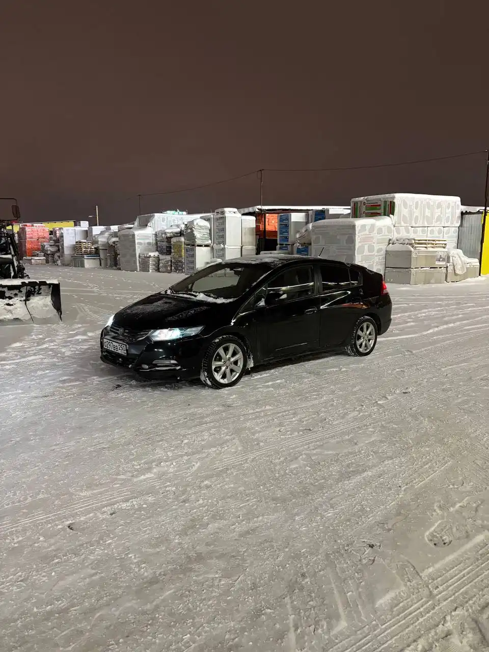 Продам Toyota Prius 2010 года 1.3 гибрид