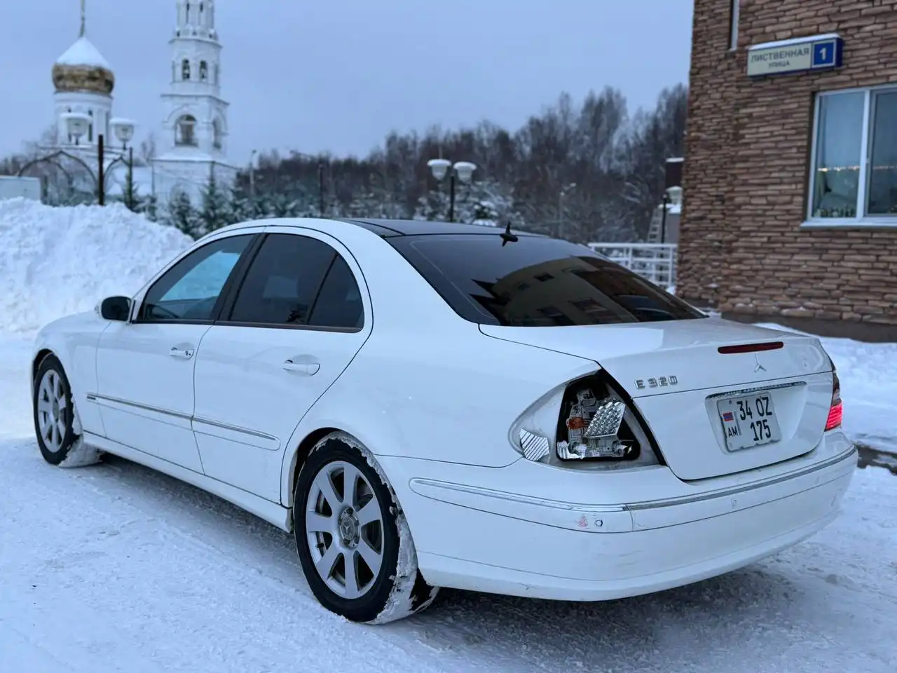 Mercedes-Benz E-320 W211 2004 года выпуска