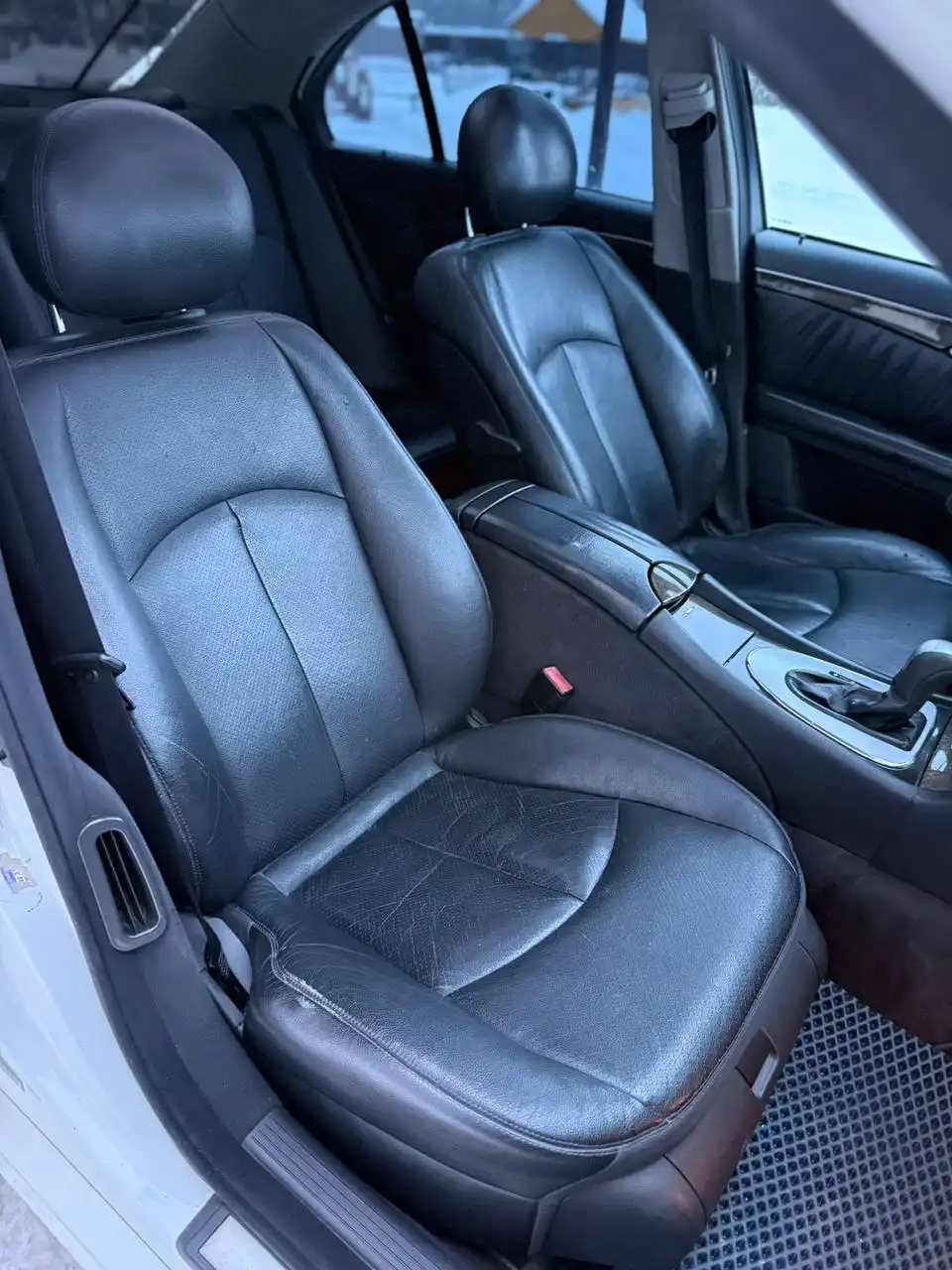 Mercedes-Benz E-320 W211 2004 года выпуска