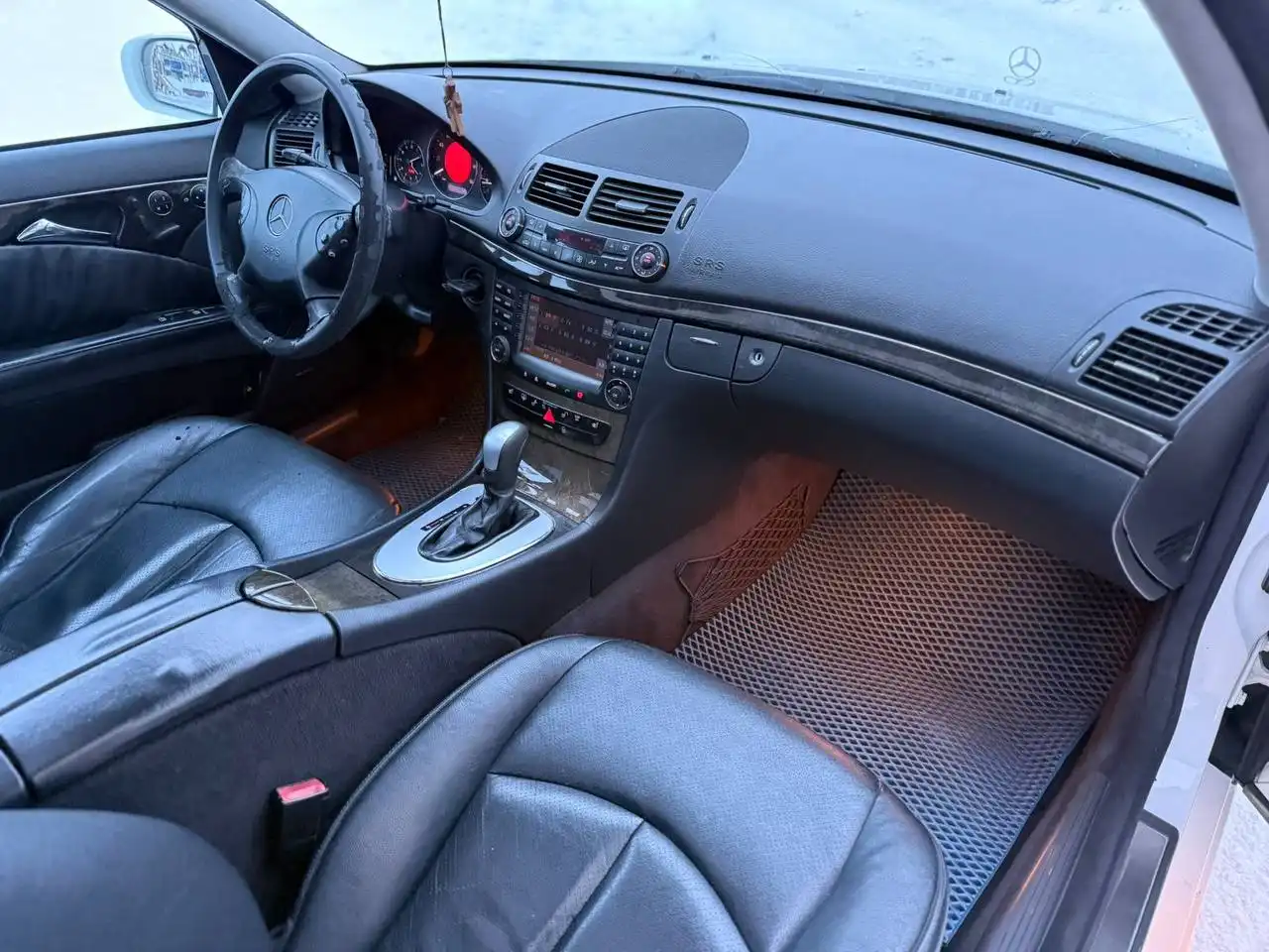 Mercedes-Benz E-320 W211 2004 года выпуска