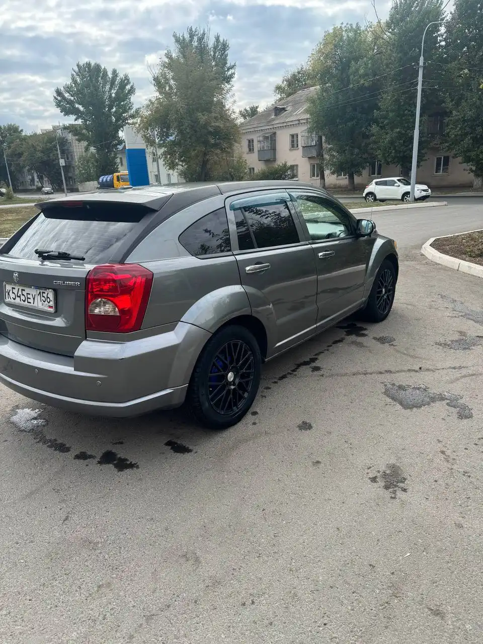 Продажа автомобиля 2011 года с АКПП и двигателем 2.0 литра