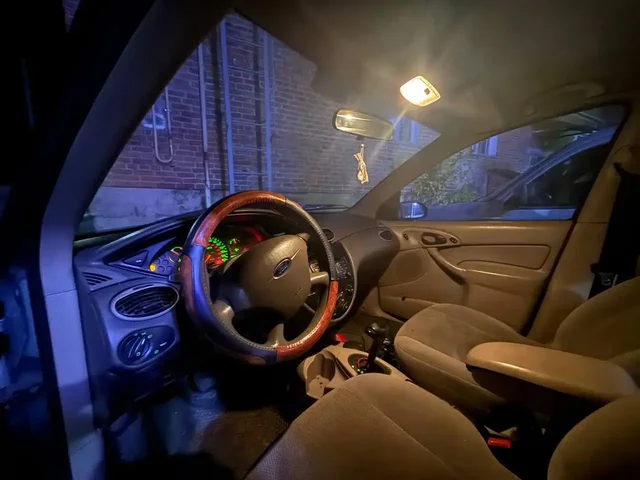 Форд Фокус 1 с неисправностью двигателя - Зарядные устройства в Москва