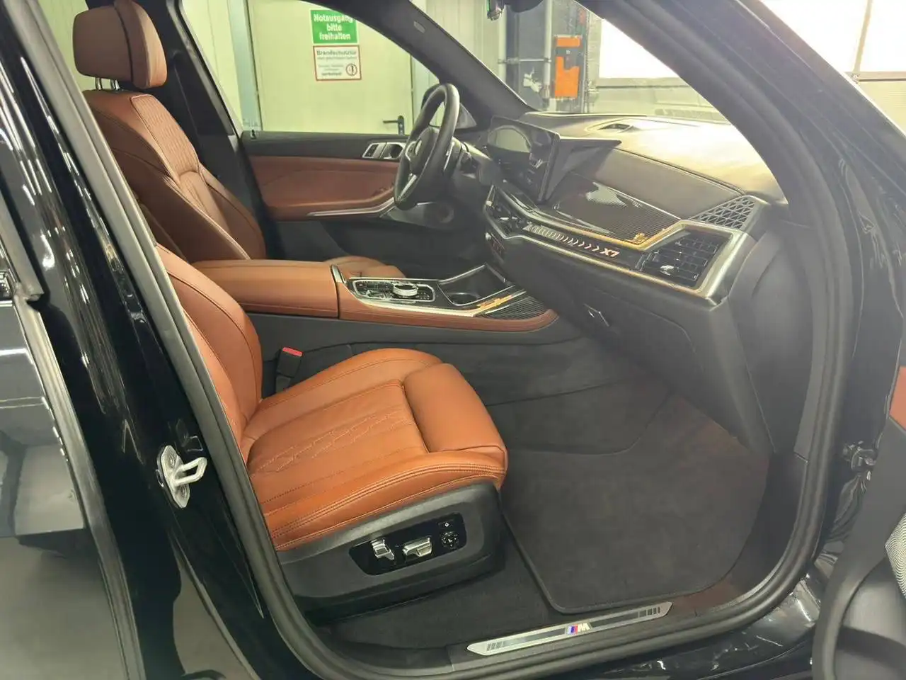 Продажа BMW X7 40I 2024 года - Авто в Москва