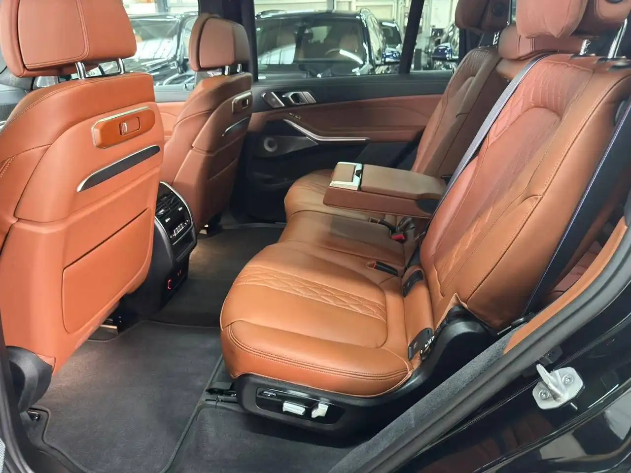 Продажа BMW X7 40I 2024 года - Авто в Москва