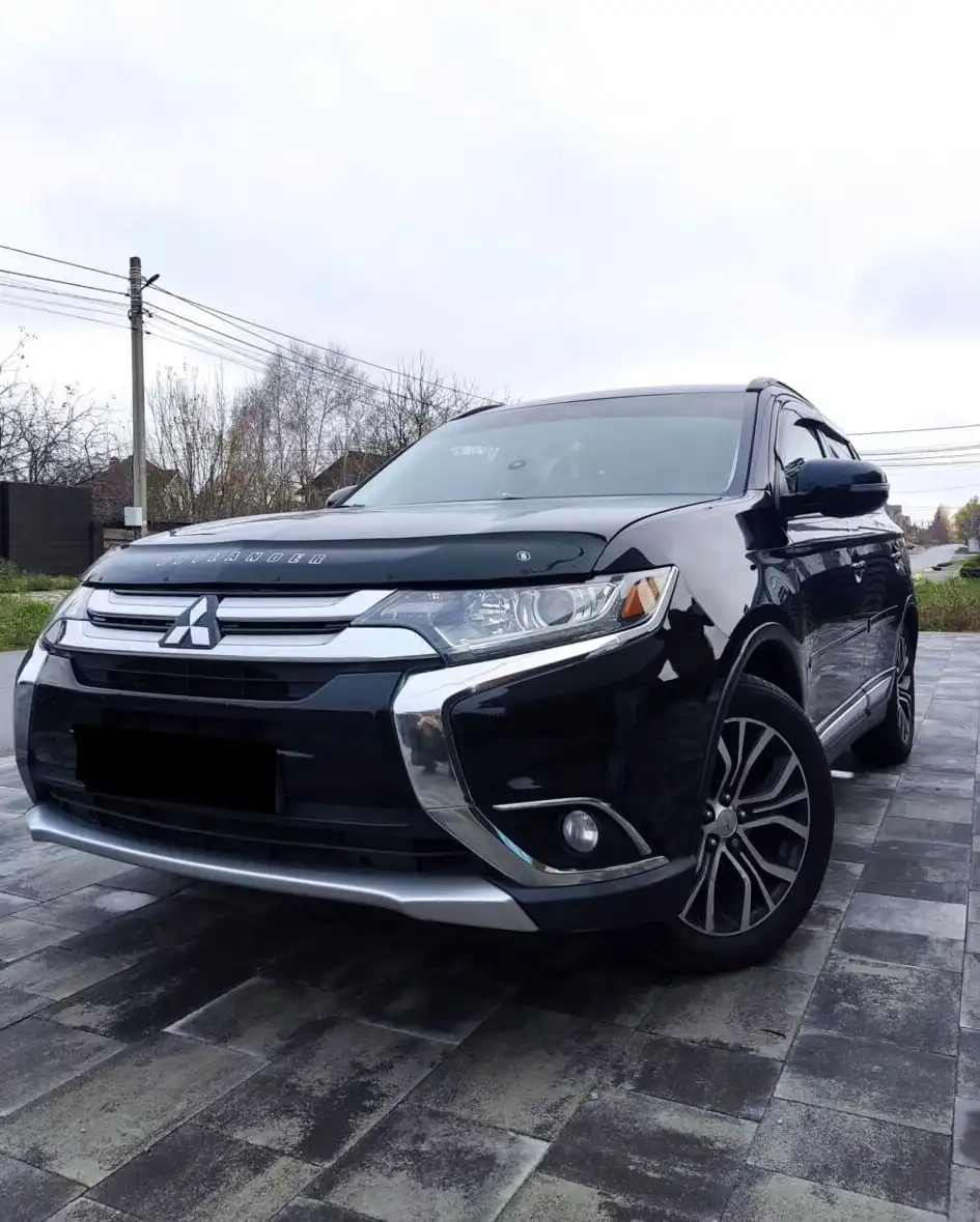 Mitsubishi Outlander 2016 III поколение (FL) 2.4 Бензин Автомат - Внедорожники и кроссоверы (Авто) в Москва