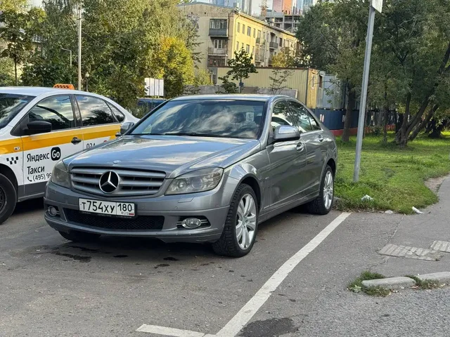 Продам личный автомобиль с объемом двигателя 3.0 л, АКПП - Автомагнитолы в Москва