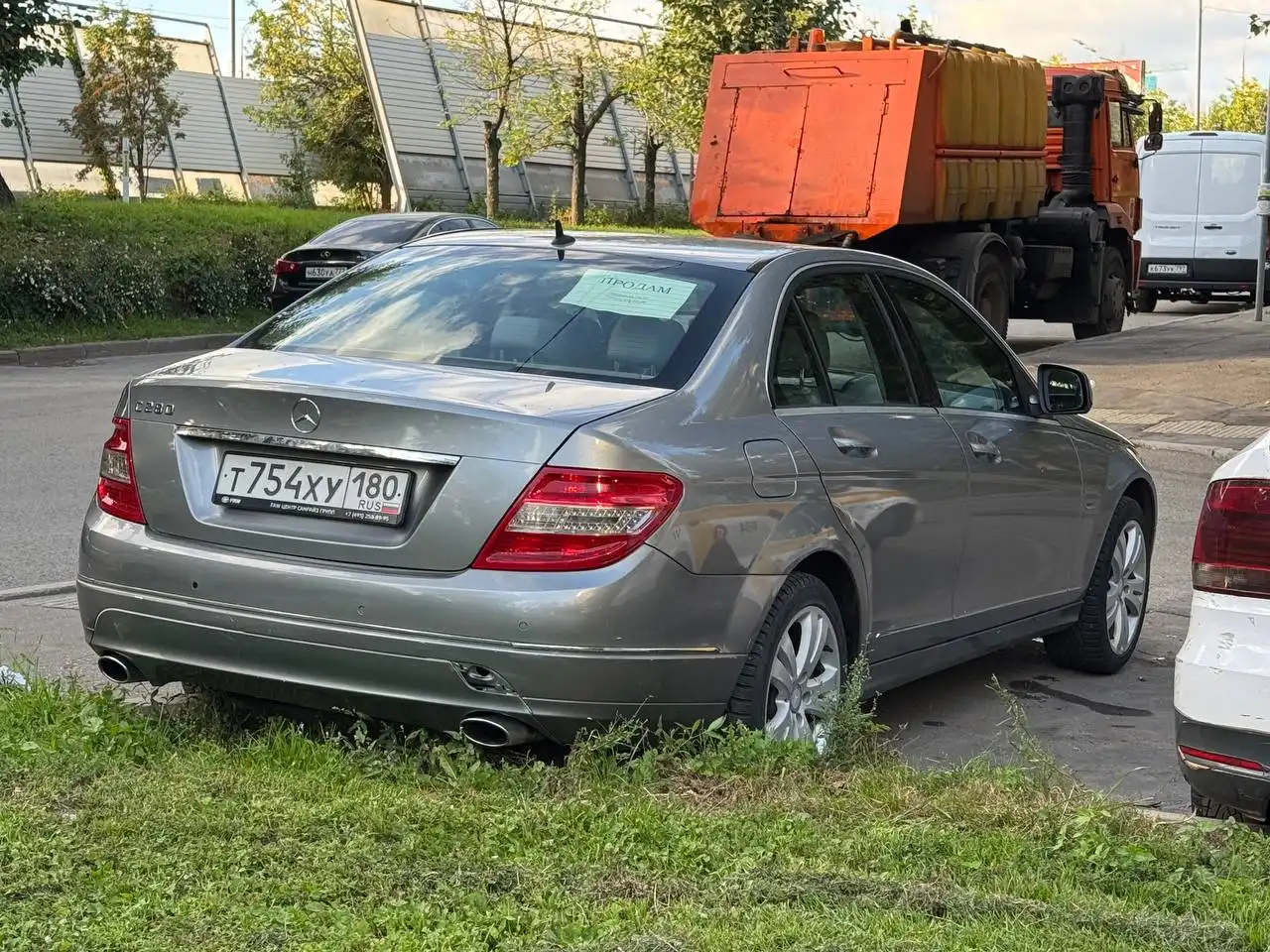 Продам личный автомобиль с объемом двигателя 3.0 л, АКПП - Авто в Москва