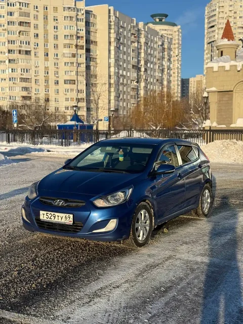HYUNDAI SOLARIS 2011 автомат максимальная комплектация - Аксессуары и запчасти в Москва