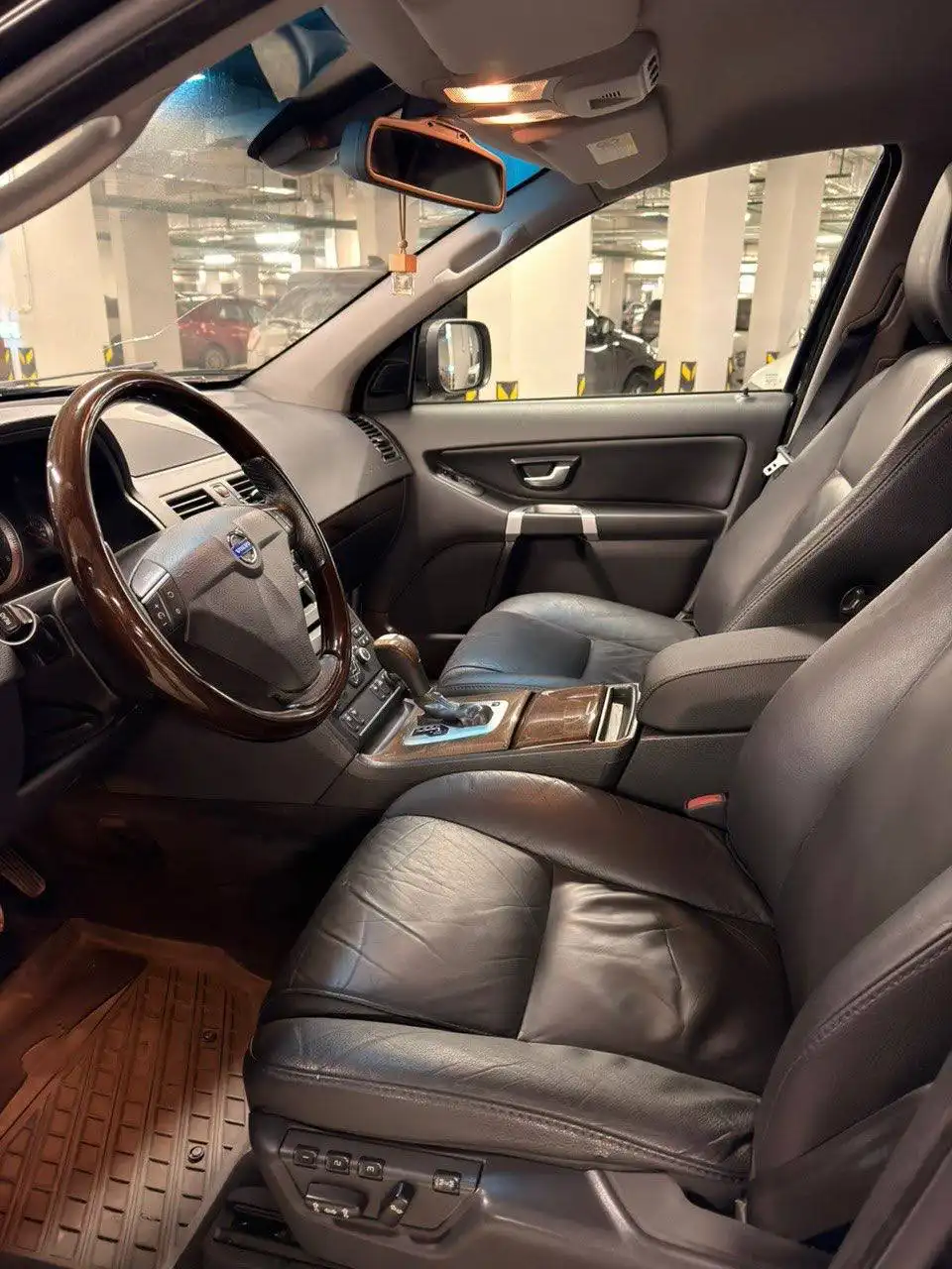 Volvo XC90 2011-2012 с кристальной историей - Авто в Москва