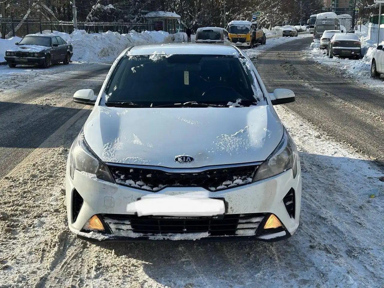 KIA RIO 2020 года с автоматом, 1.6 л, 123 л.с., 2 владельца - Легковые автомобили (Авто) в Москва