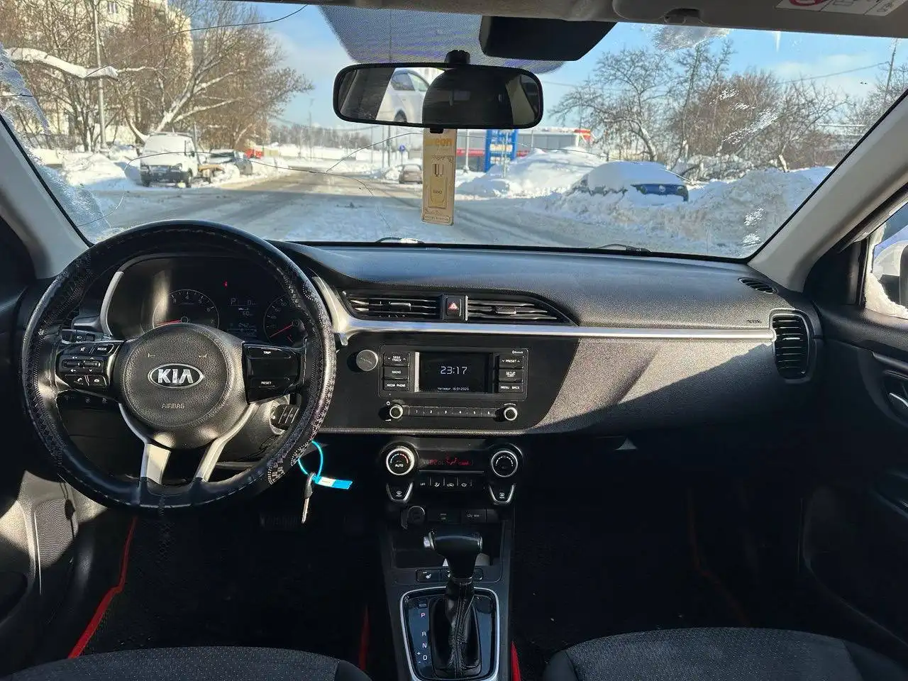 KIA RIO 2020 года с автоматом, 1.6 л, 123 л.с., 2 владельца - Легковые автомобили (Авто) в Москва