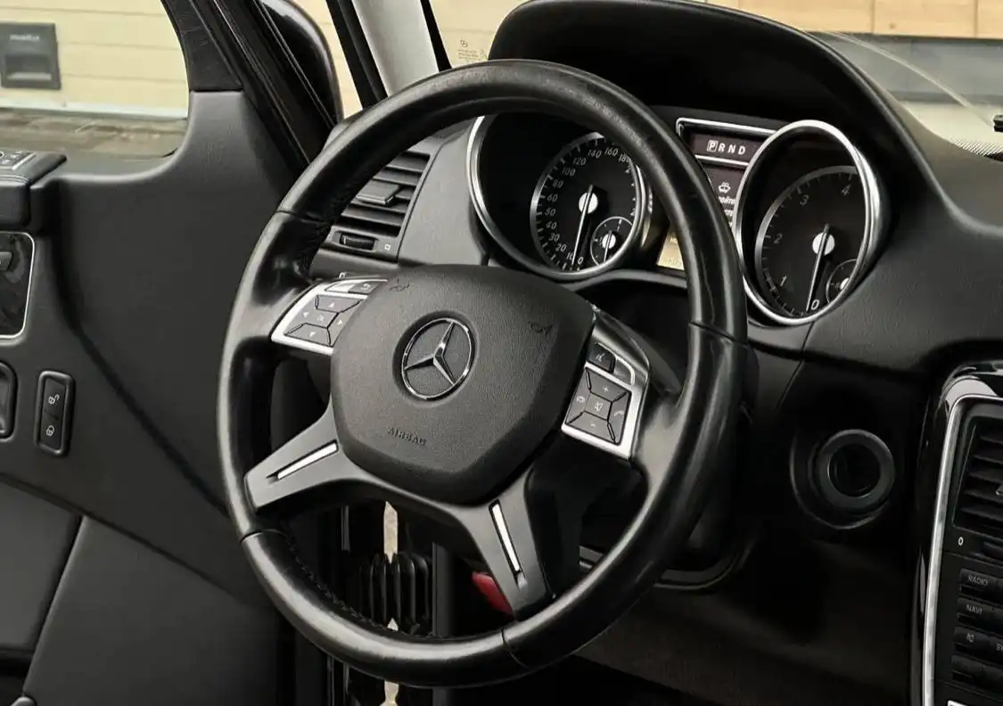 Автомобиль Mercedes-Benz G350d 2015 года - Авто в Москва