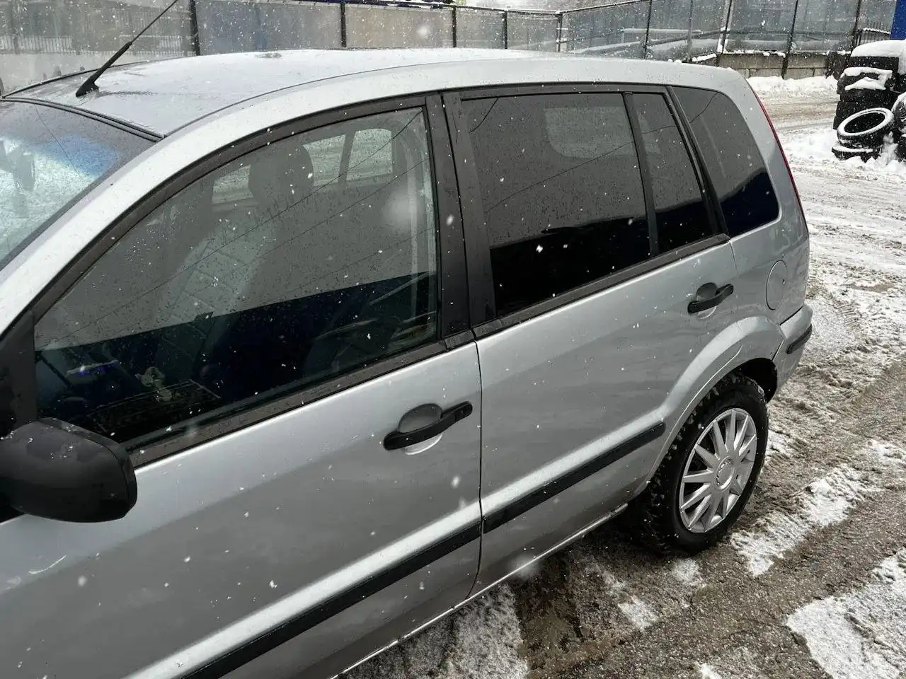 Продажа автомобиля Ford Fusion 1.4 на роботе, пробег 240 тыс. км - Легковые автомобили (Авто) в Москва