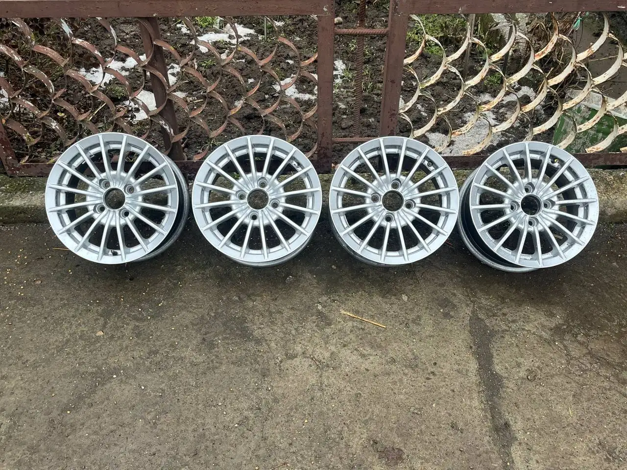 Продам литые диски ВАЗ R13 4/98 - Диски (Запчасти) в Москва