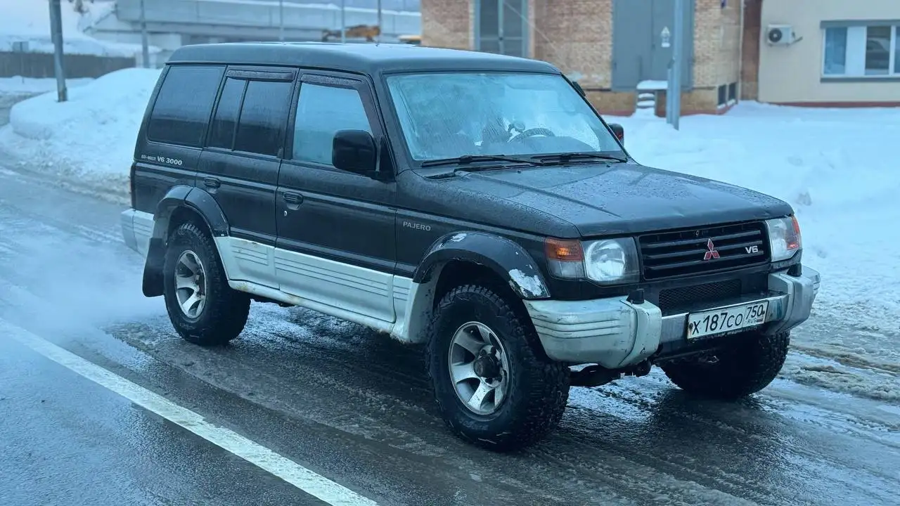 Mitsubishi Pajero 1998 года бензин 3 литра механика - Внедорожники (Авто) в Москва