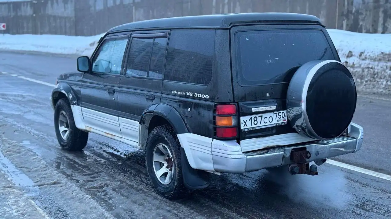 Mitsubishi Pajero 1998 года бензин 3 литра механика - Внедорожники (Авто) в Москва