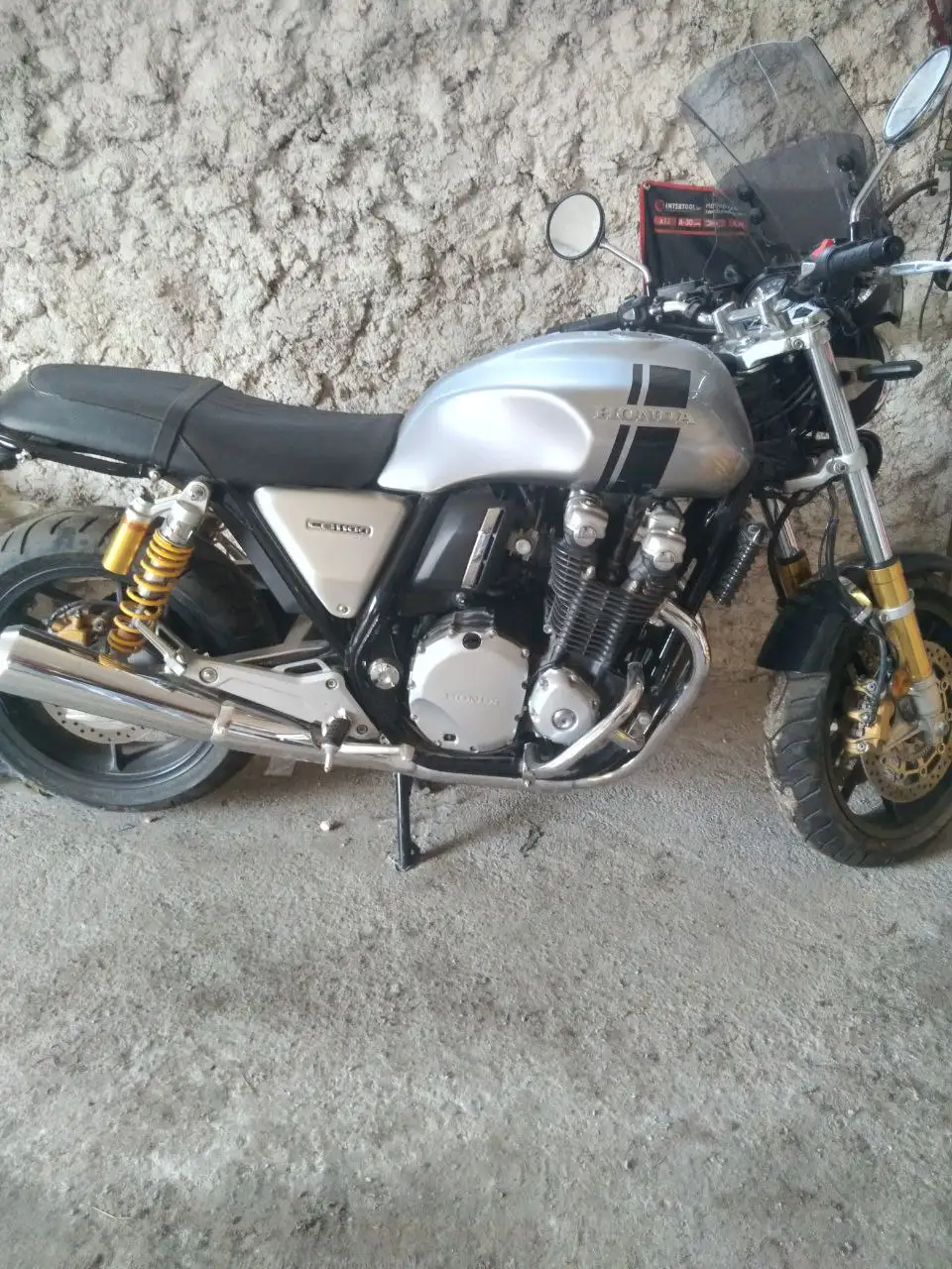 Продажа мотоцикла HONDA CB 1100 2018 и автомобиля FORD 2015 2.0 - Авто в Москва