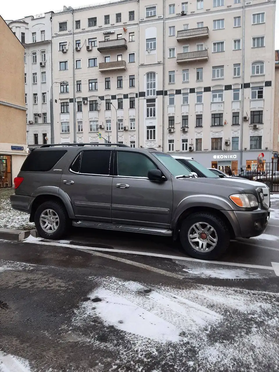 Toyota Sequoia 2005 г.в. в отличном состоянии - Внедорожники (Авто) в Москва