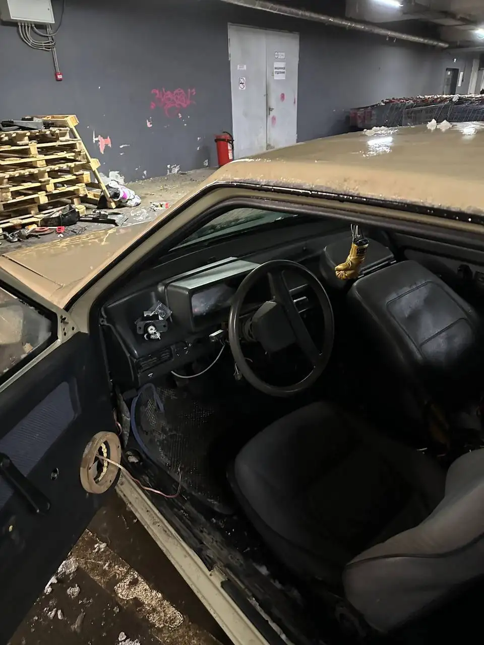 Продам ВАЗ 21083 с двигателем 1.6 и запчастями - Легковые автомобили (Авто) в Москва