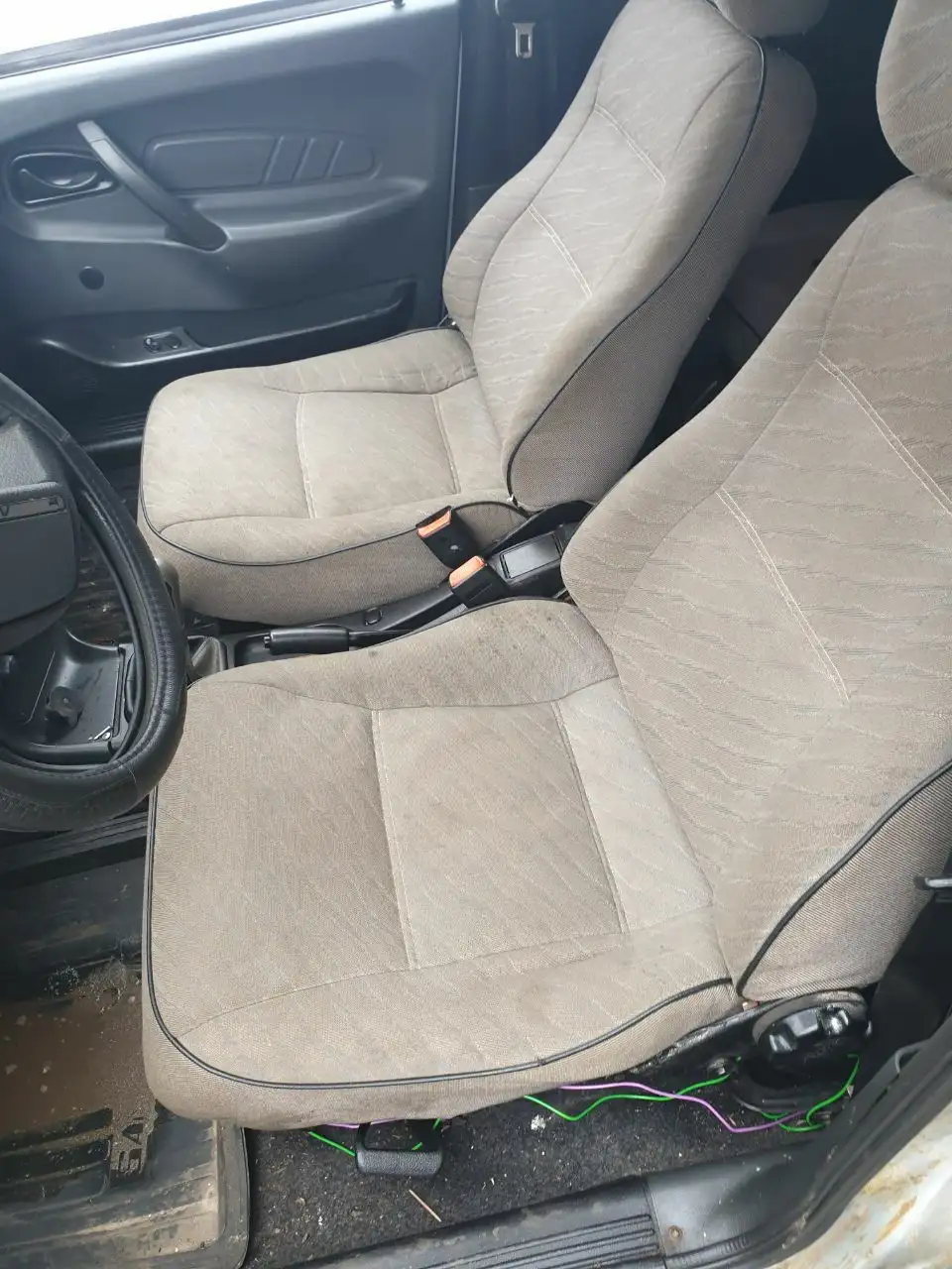 Автомобиль 2004 года с отличным двигателем - Авто в Москва