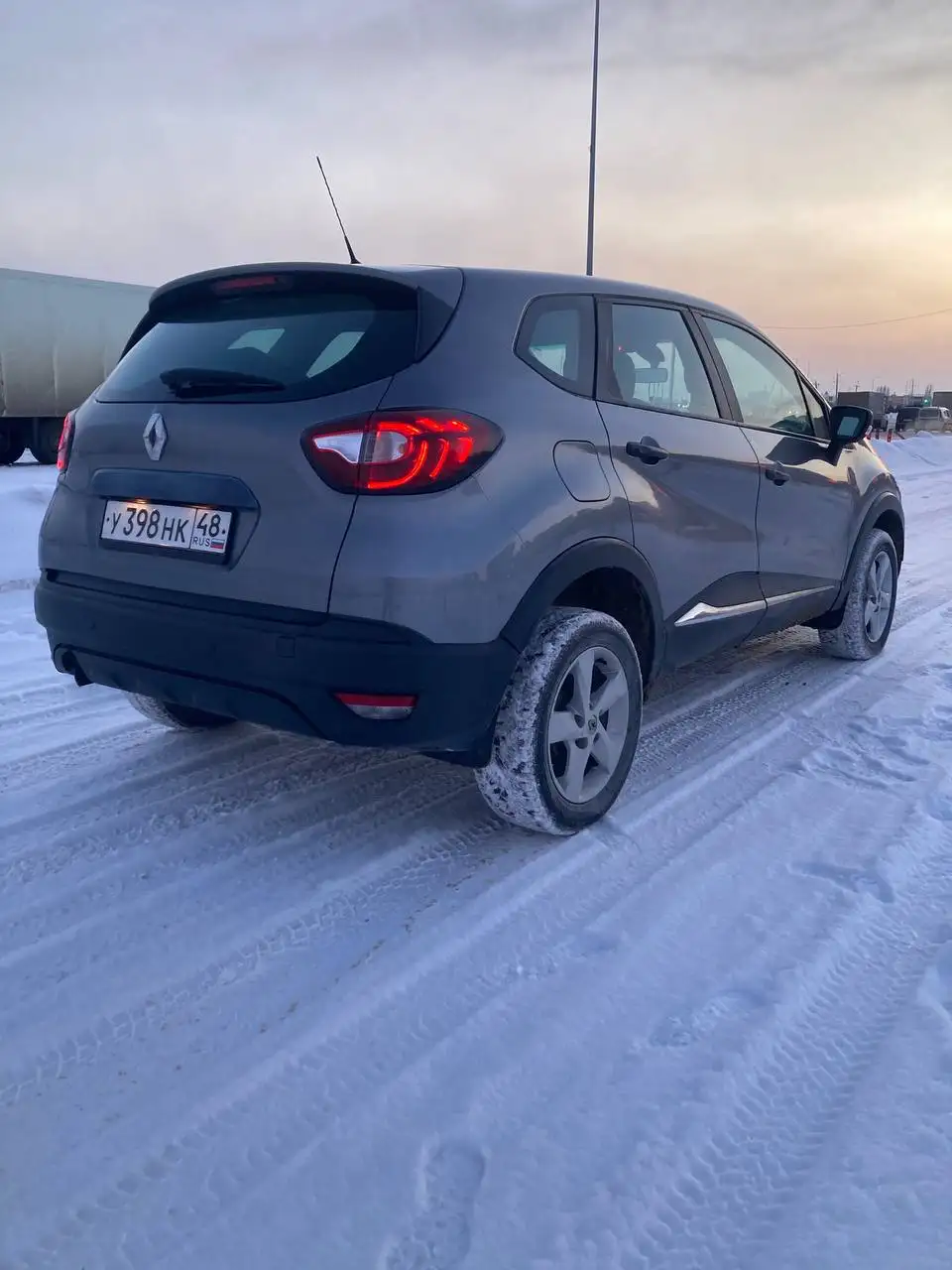 Продажа автомобиля 2017 года с автоматом, оригинальный пробег 140 тыс. км - Авто в Липецк