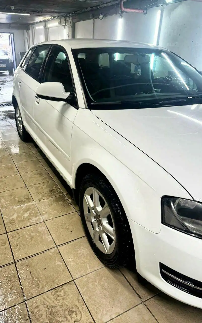 Audi A3 2011 года, белый цвет, АКПП, 1.2 (105л.с.), 195.000 км - Легковые автомобили (Авто) в Москва