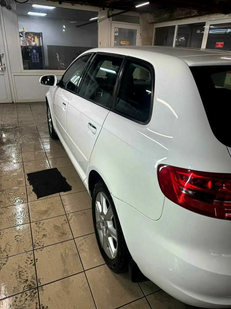 Audi A3 2011 года, белый цвет, АКПП, 1.2 (105л.с.), 195.000 км - Легковые автомобили (Авто) в Москва