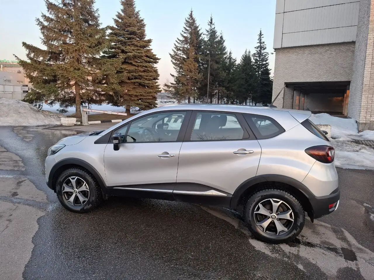 Renault Captur 1.3 CVT 2021 рестайлинг - Легковые автомобили (Авто) в Москва