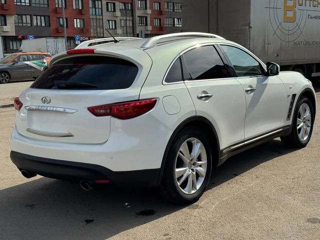 INFINITI QX70 S51 2013 года - Легковые автомобили в Москва