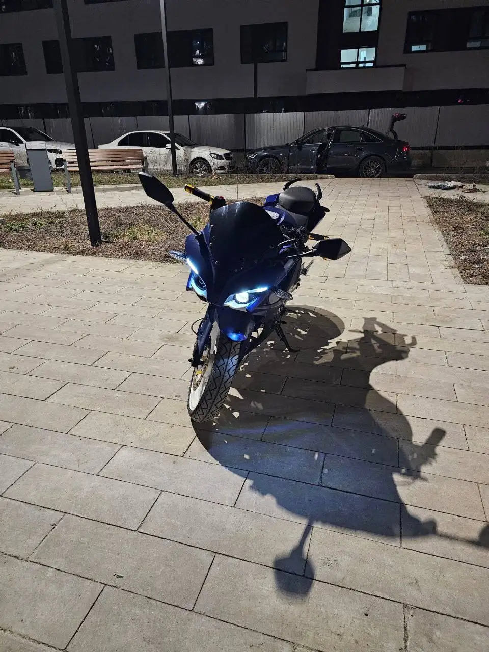 Мотоцикл 250 кубов с пробегом 2000 км - Мотоциклы (Авто) в Москва