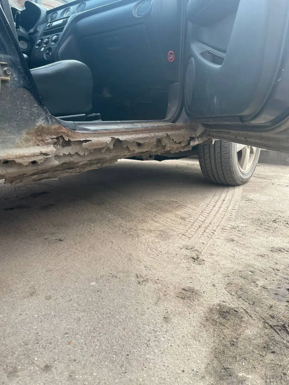 Продам Mitsubishi Outlander первого поколения 2.4 автомат - Авто в Тверь