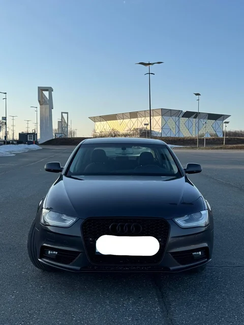 Продажа Audi A4 2014 года в идеальном состоянии - Регистрационные знаки/номера в Москва
