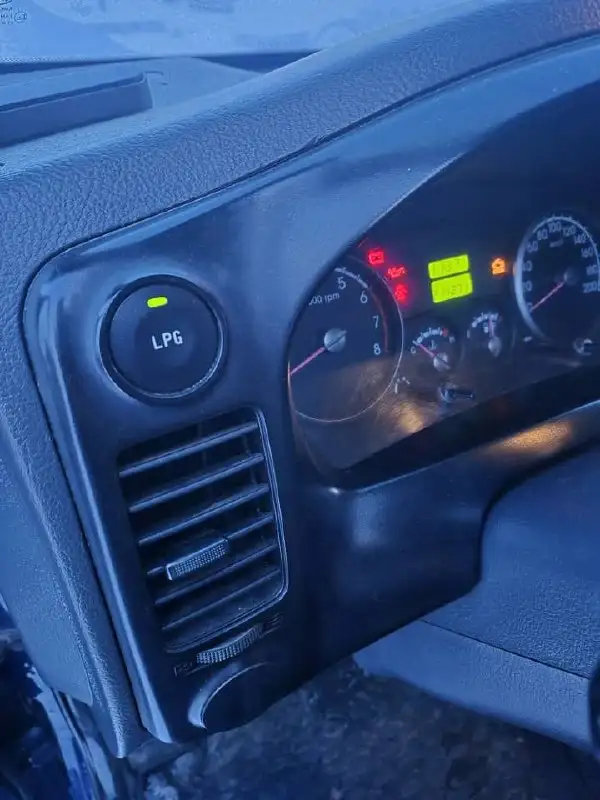 Продажа автомобиля ГАЗ 2010 года 2.4л в Красноярске - Авто в Красноярск