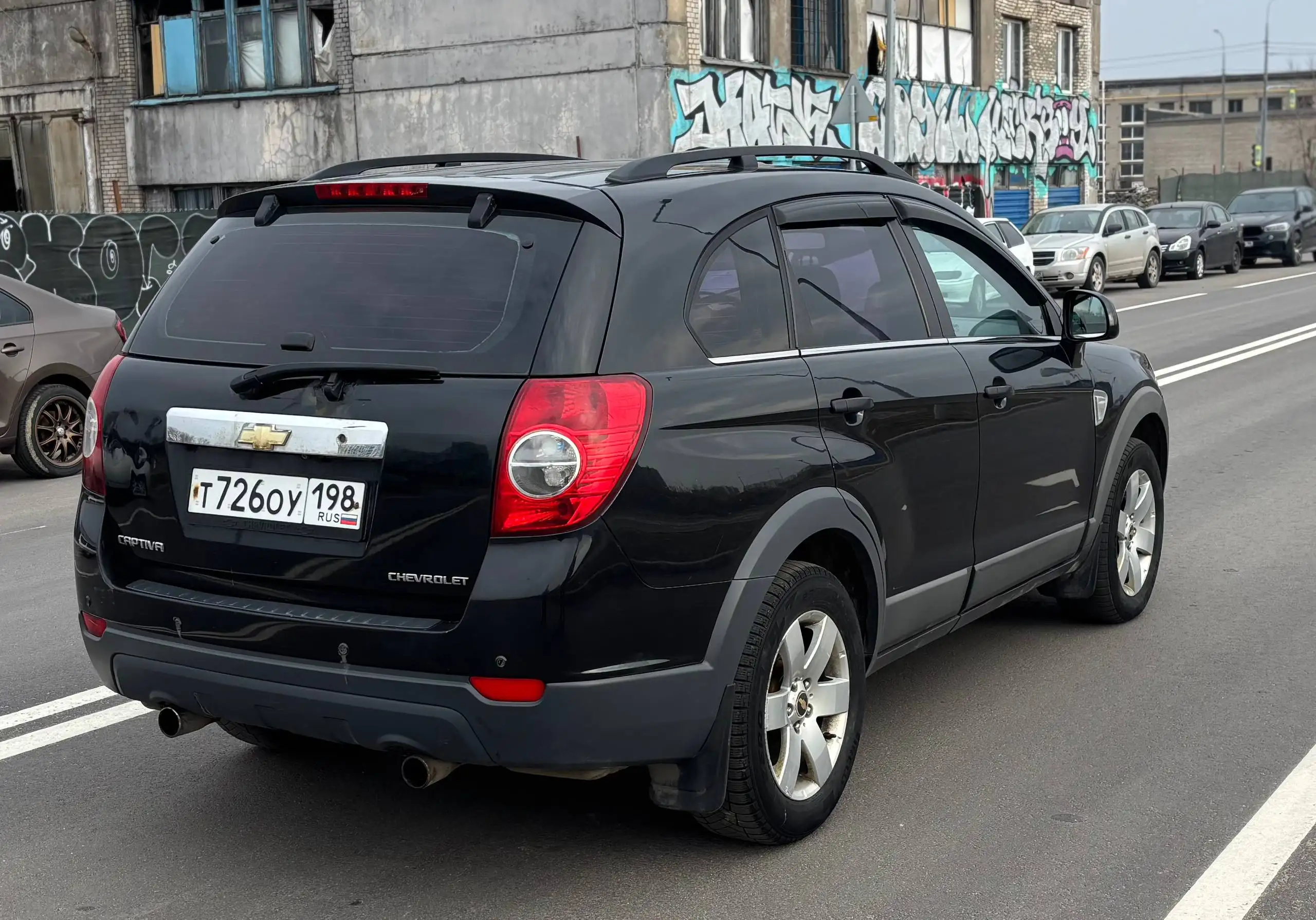 Продам Chevrolet Captiva 2009 года, 7 мест, 2.4 АТ, полный привод - Авто в Санкт-Петербург