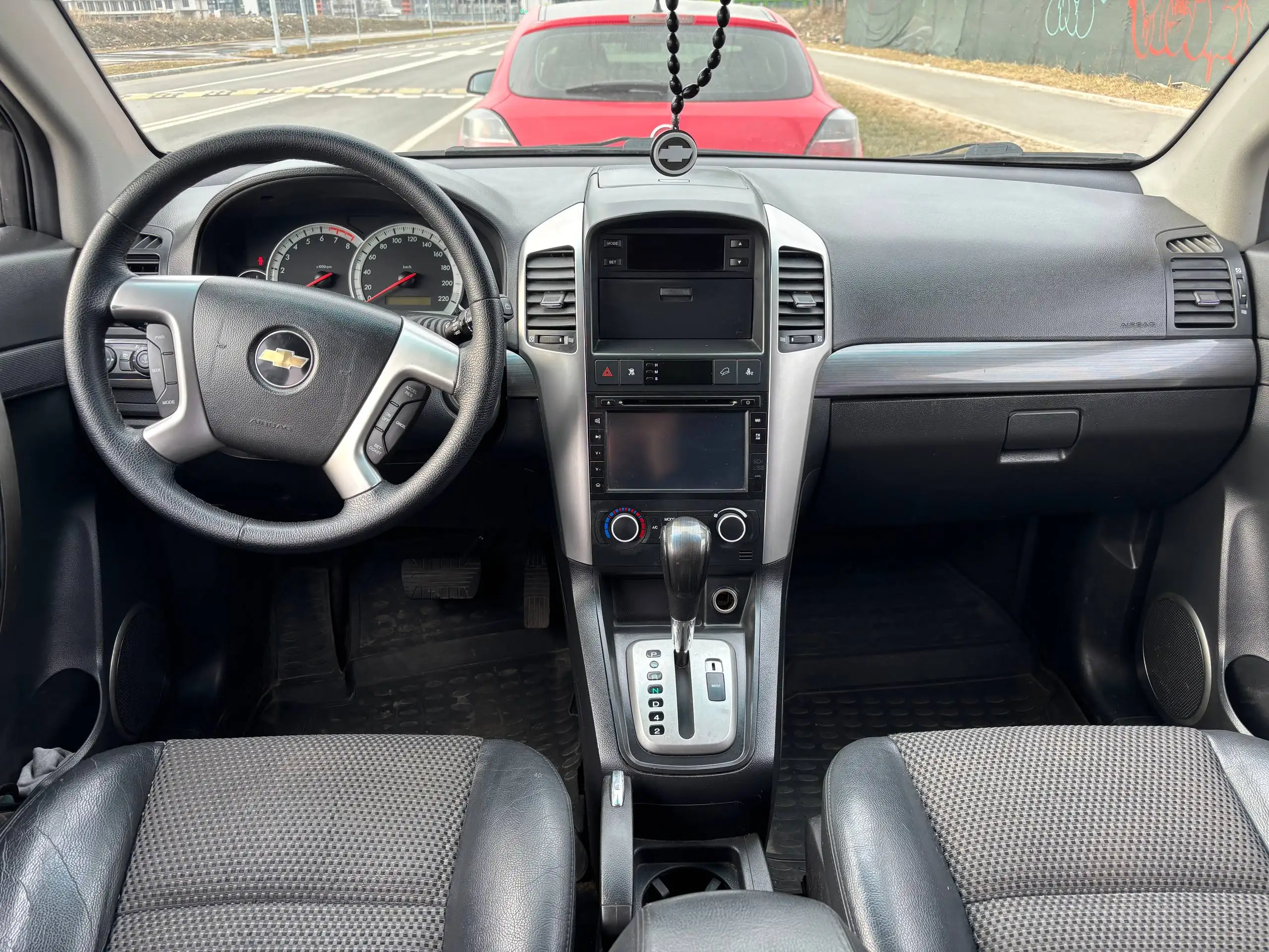 Продам Chevrolet Captiva 2009 года, 7 мест, 2.4 АТ, полный привод - Авто в Санкт-Петербург