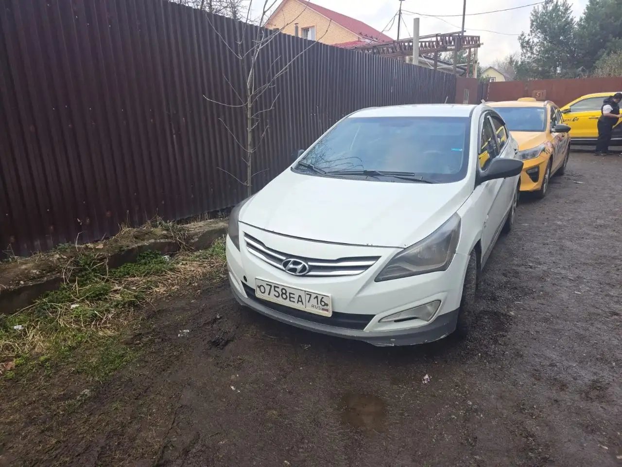 Продам автомобиль 2015 года с автоматической коробкой передач - Авто в Москва