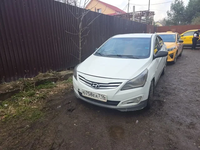 Продам автомобиль 2015 года с автоматической коробкой передач - Микроавтобусы в Москва