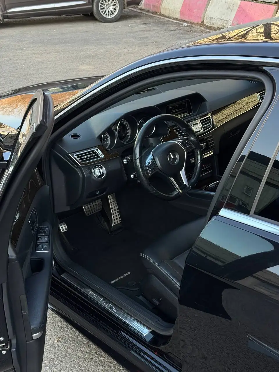 Mercedes E200 АМГ пакет - Легковые автомобили (Авто) в Москва