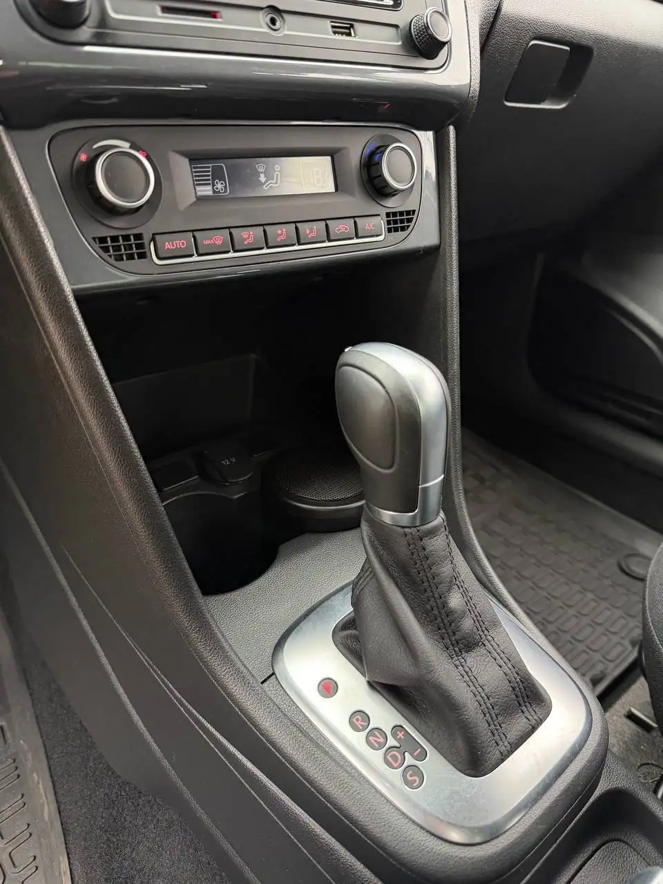 Volkswagen Polo V рестайлинг 2019 г.в. автомат - Легковые автомобили (Авто) в Москва