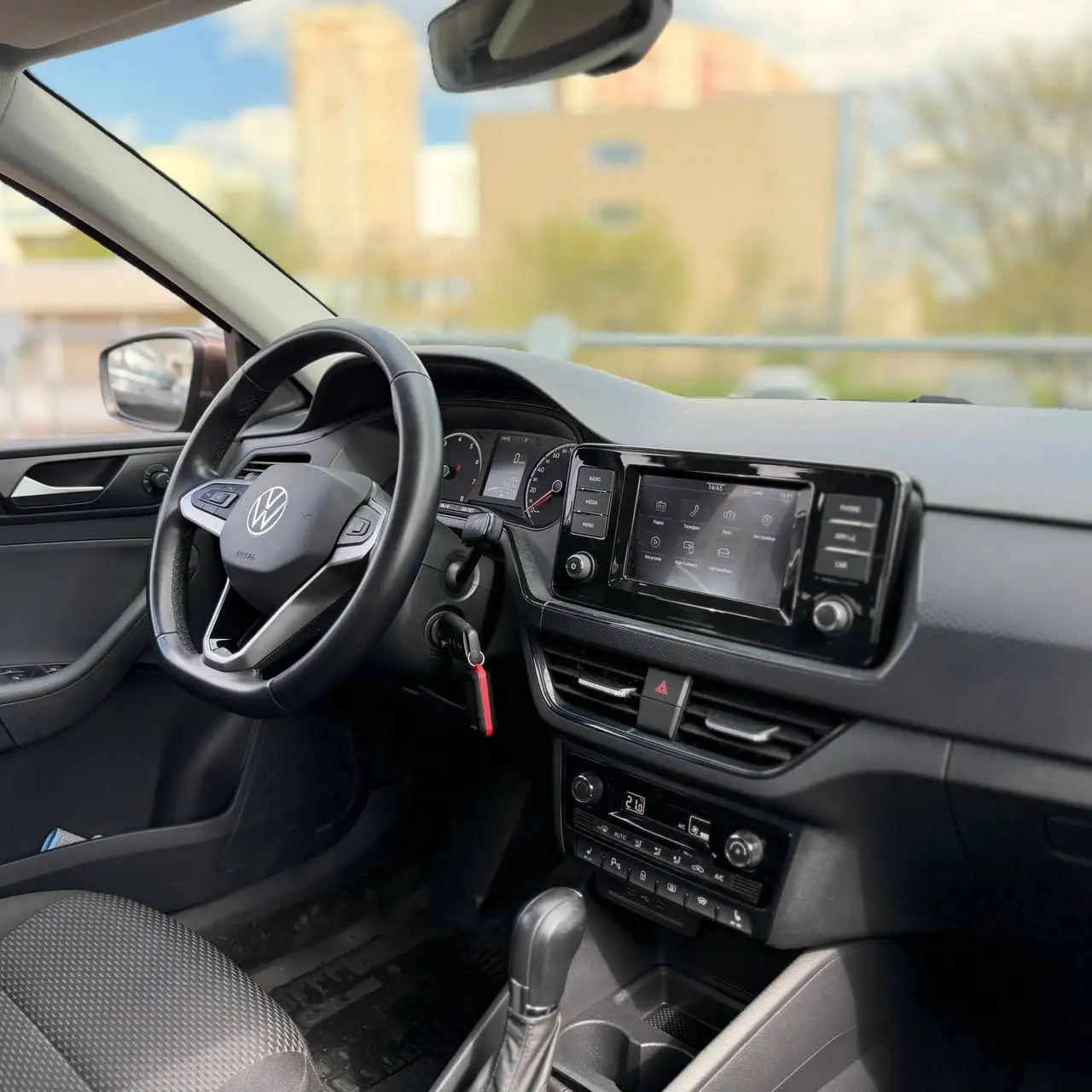 Volkswagen Polo VI 1.6 АТ 2021 - Легковые автомобили (Авто) в Москва