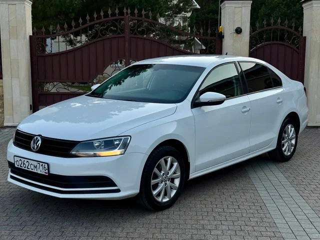 VW Jetta 2016, автомат, 84.000 км - Мотоциклы в Набережные Челны